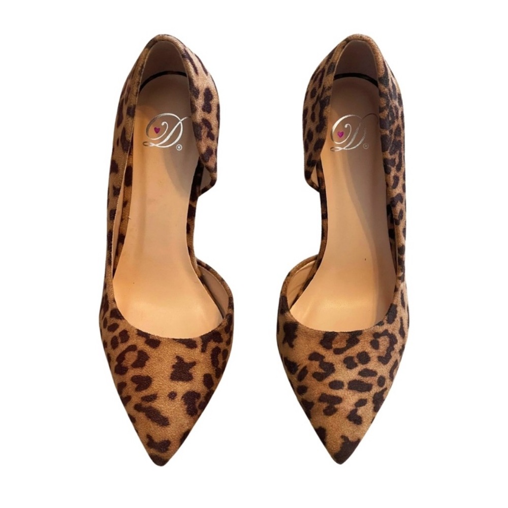 Leopard Print Point Toe Pumps
